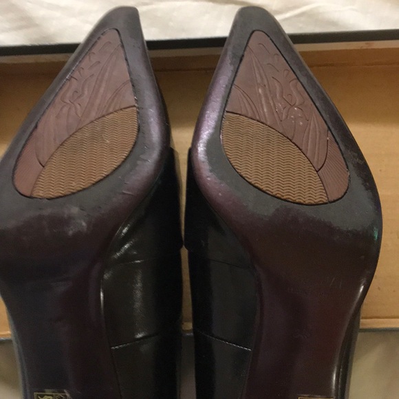 Vintage Black Pointed Ruffles with Gems Shoes - Picture 4 of 9